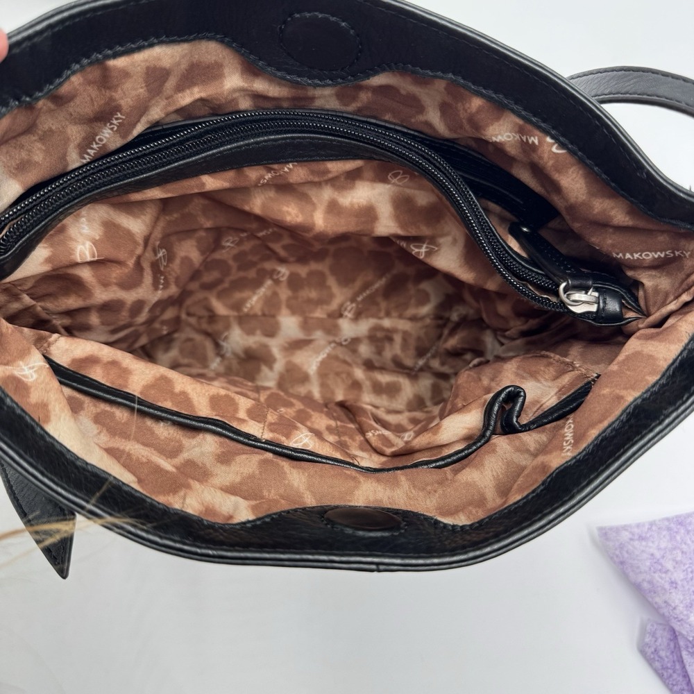 B. Makowsky Black Leather Crossbody Shoulder Bag Tassel Zip Pockets - Picture 6 of 13